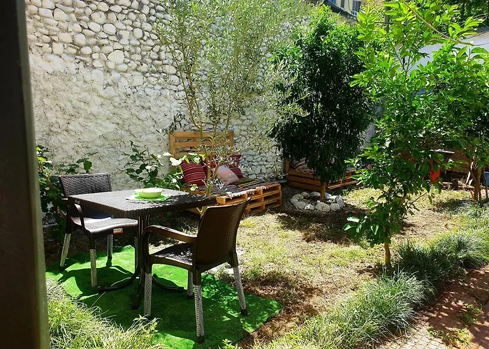 Koltrina בית הארחה 3*